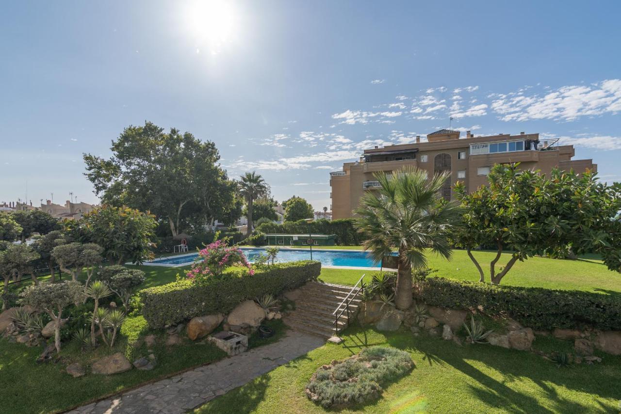 Suite Homes Hesperides Garden Beach Малага Экстерьер фото