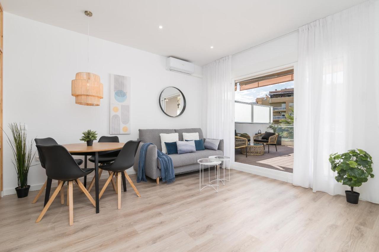 Suite Homes Hesperides Garden Beach Малага Экстерьер фото