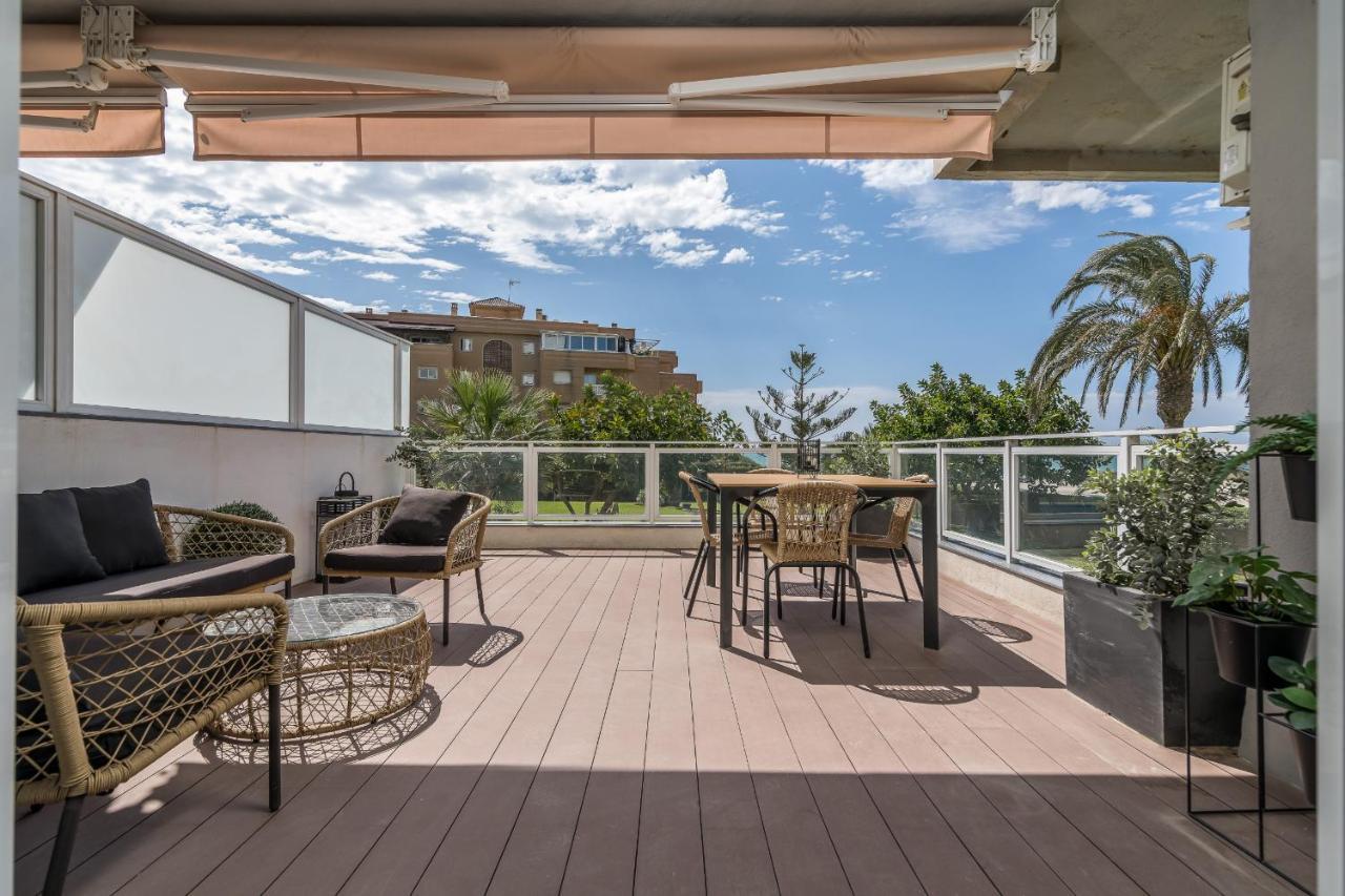 Suite Homes Hesperides Garden Beach Малага Экстерьер фото