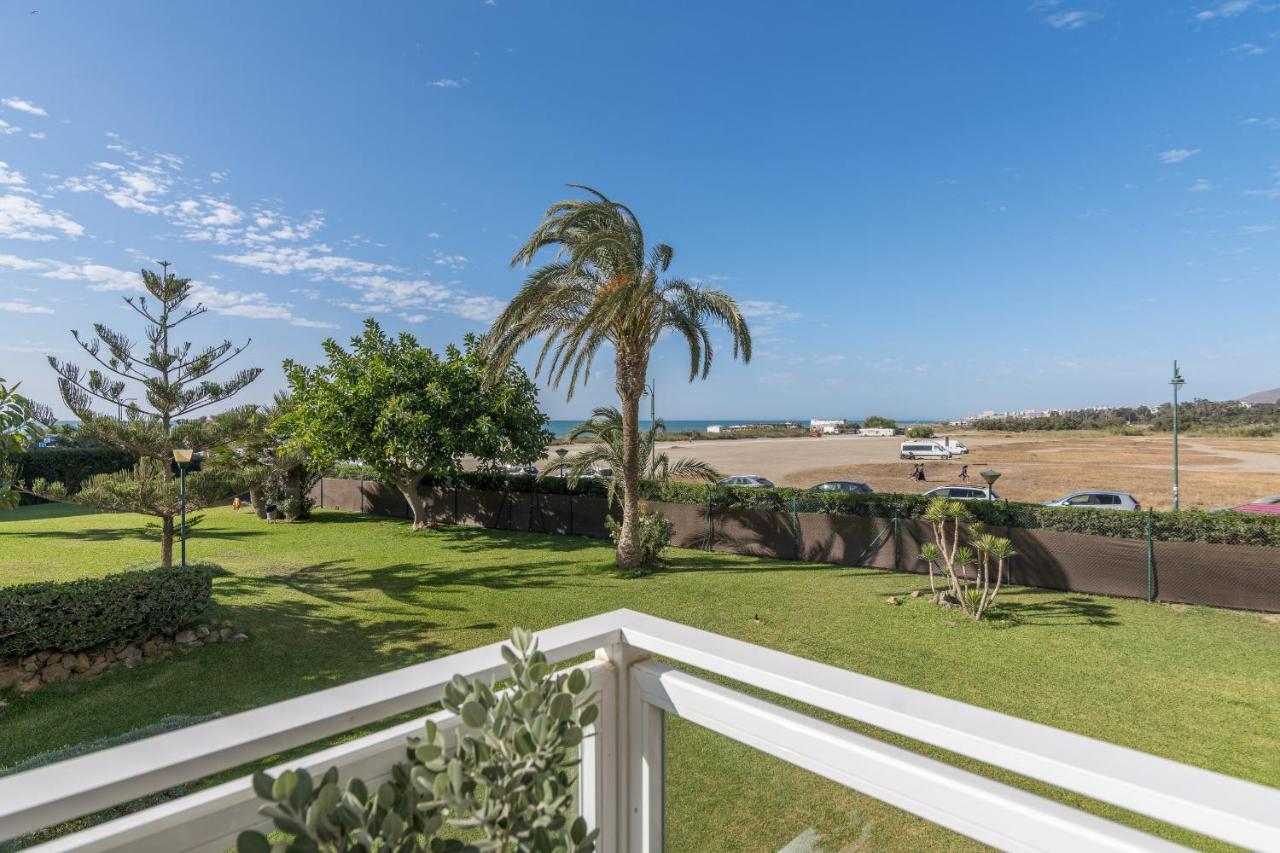 Suite Homes Hesperides Garden Beach Малага Экстерьер фото