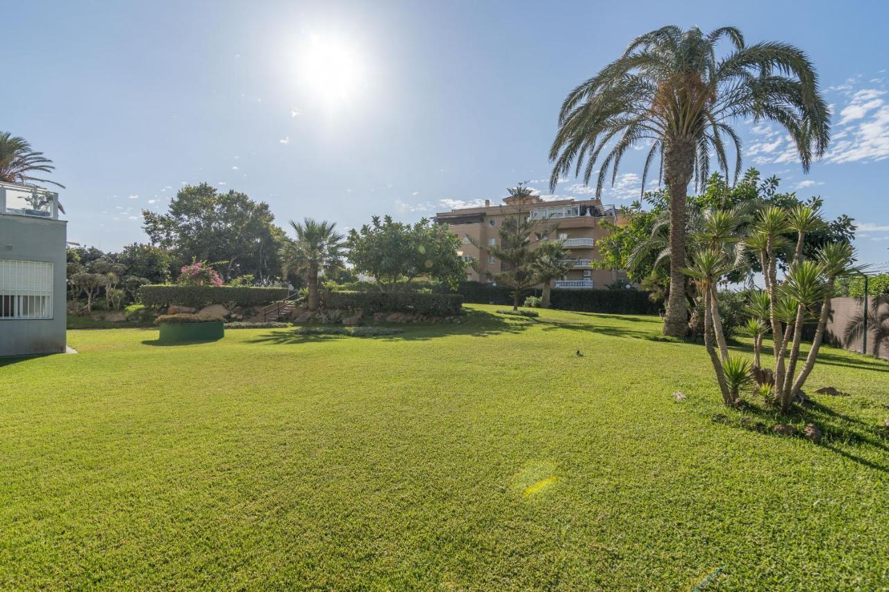 Suite Homes Hesperides Garden Beach Малага Экстерьер фото