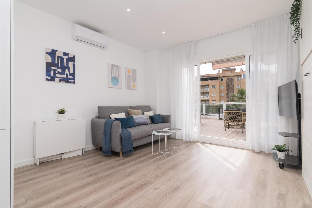 Suite Homes Hesperides Garden Beach Малага Экстерьер фото
