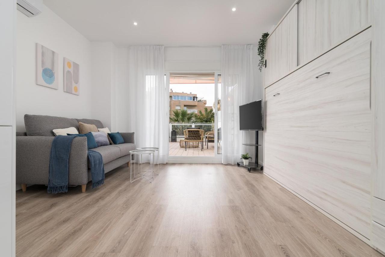 Suite Homes Hesperides Garden Beach Малага Экстерьер фото